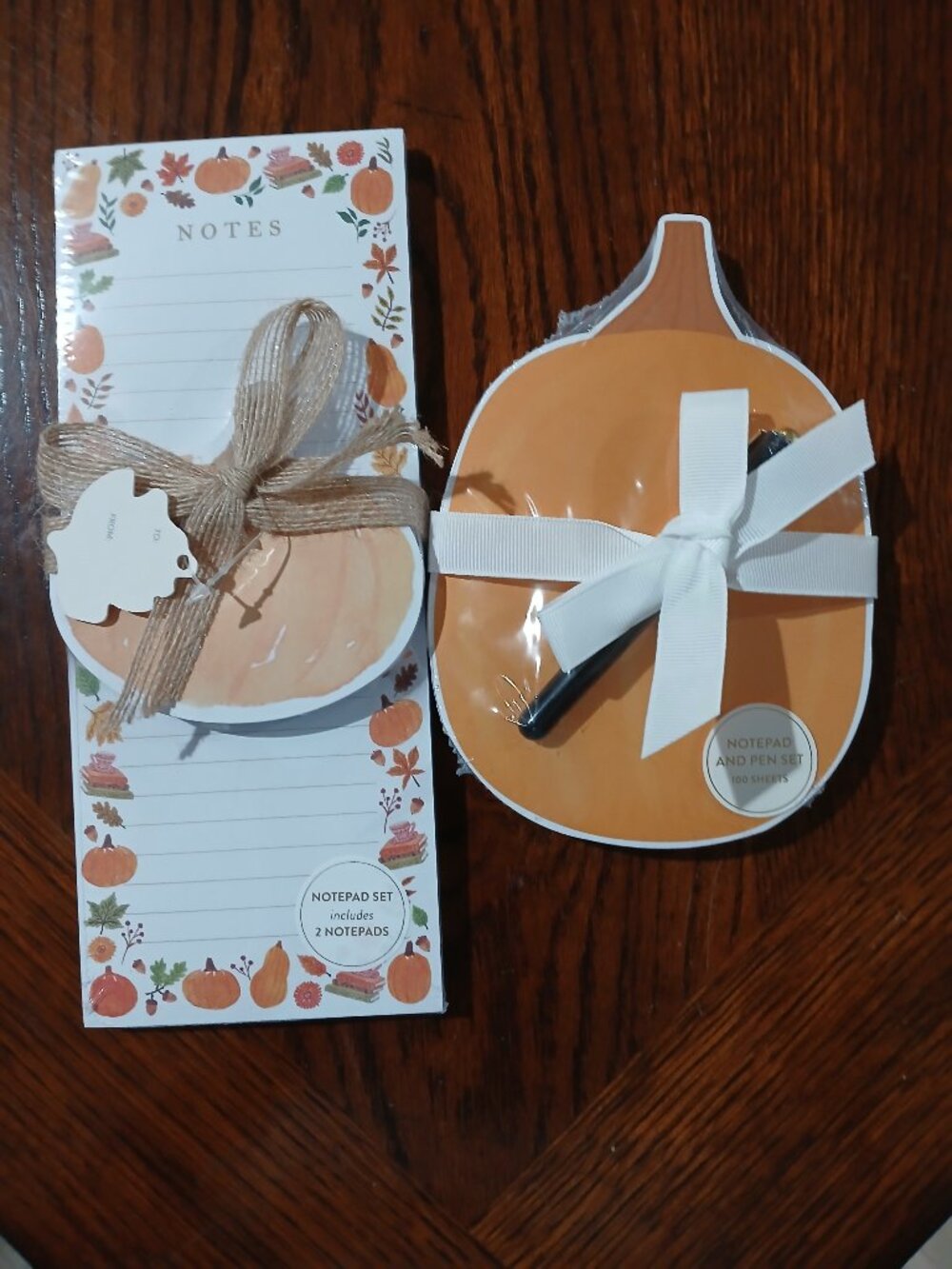 Uniquely shaped Pumpkin note pads NWT